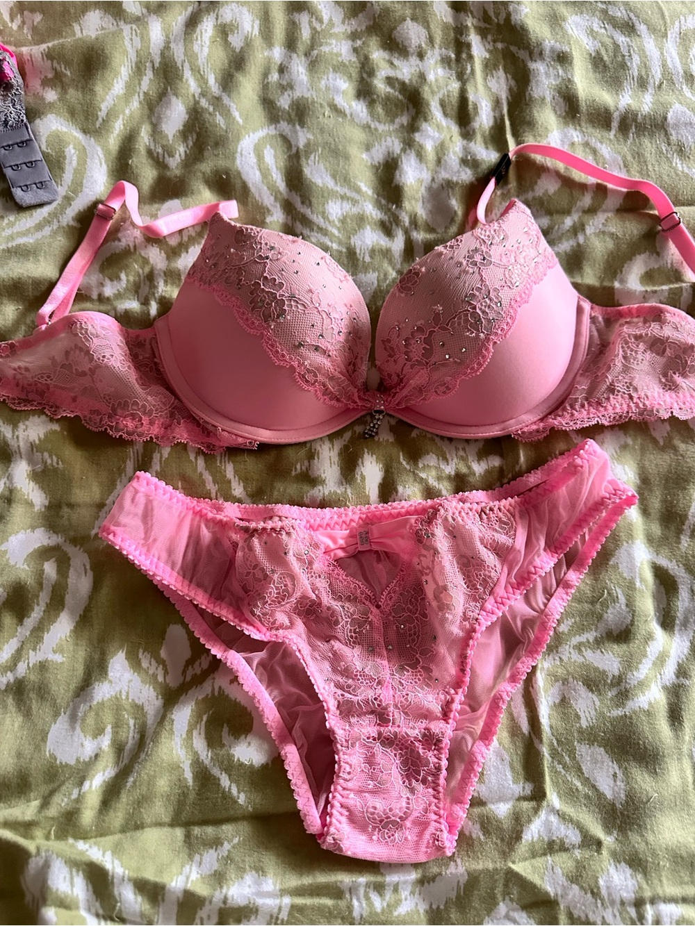 Women's Pink Lace Bra & Panty Set